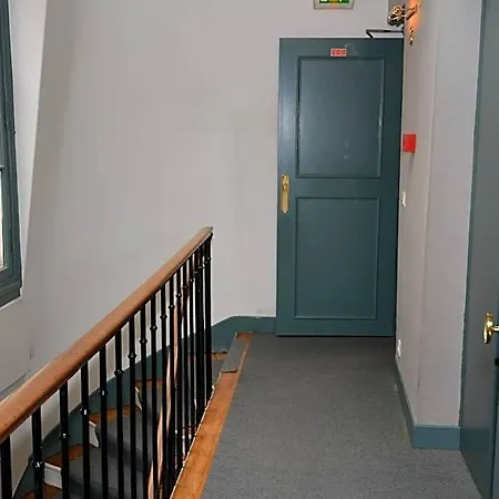 Port Royal Hotel *